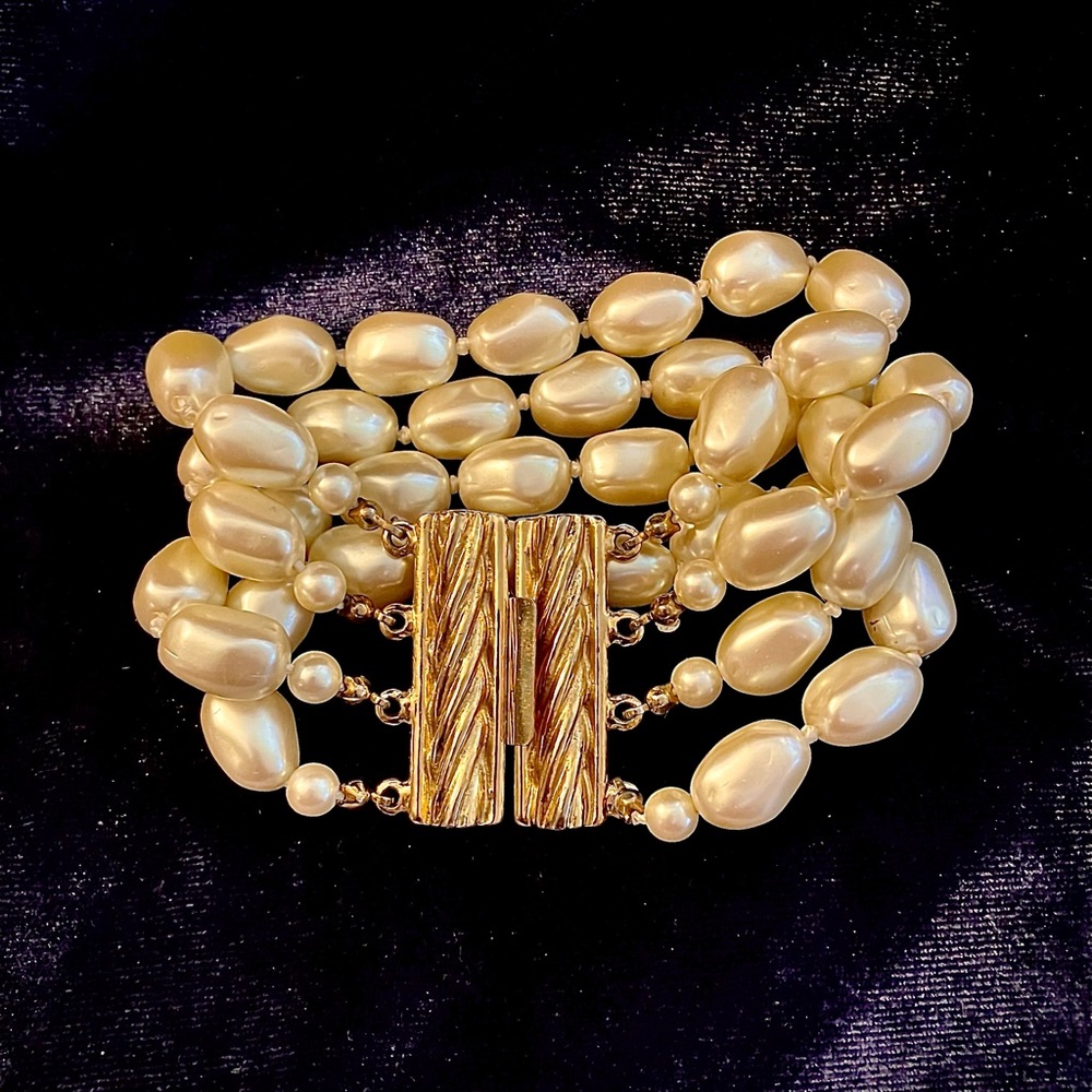 Vintage Carolee Pearl Four Strand Cream Colored Bracelet
